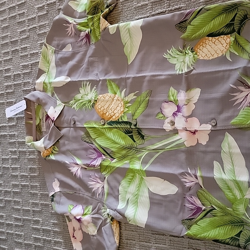 NEW TOMMY BAHAMA shirt.  Taupe with tropical design. Size Medium.